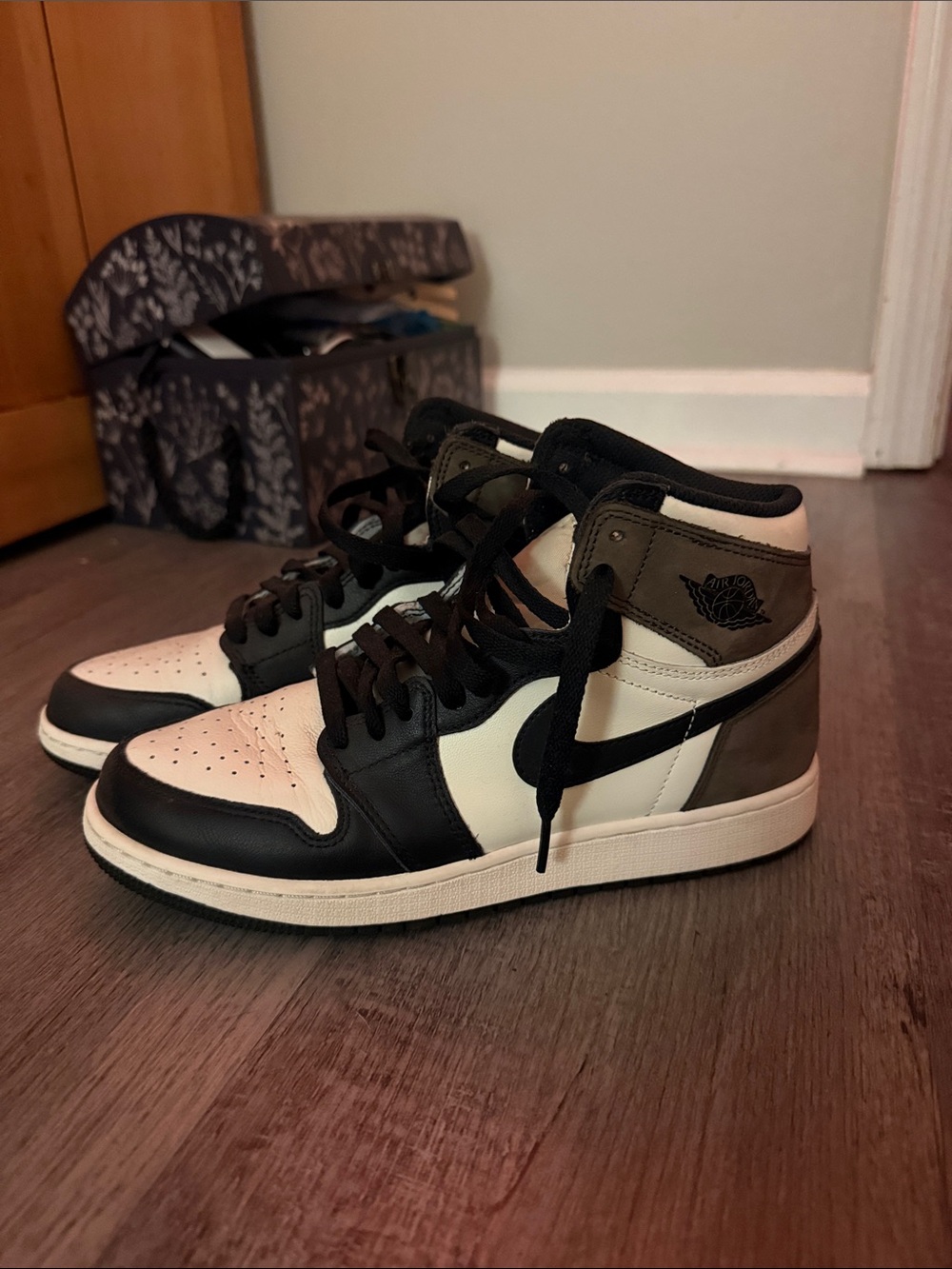 Jordan 1 Retro High Dark Mocha